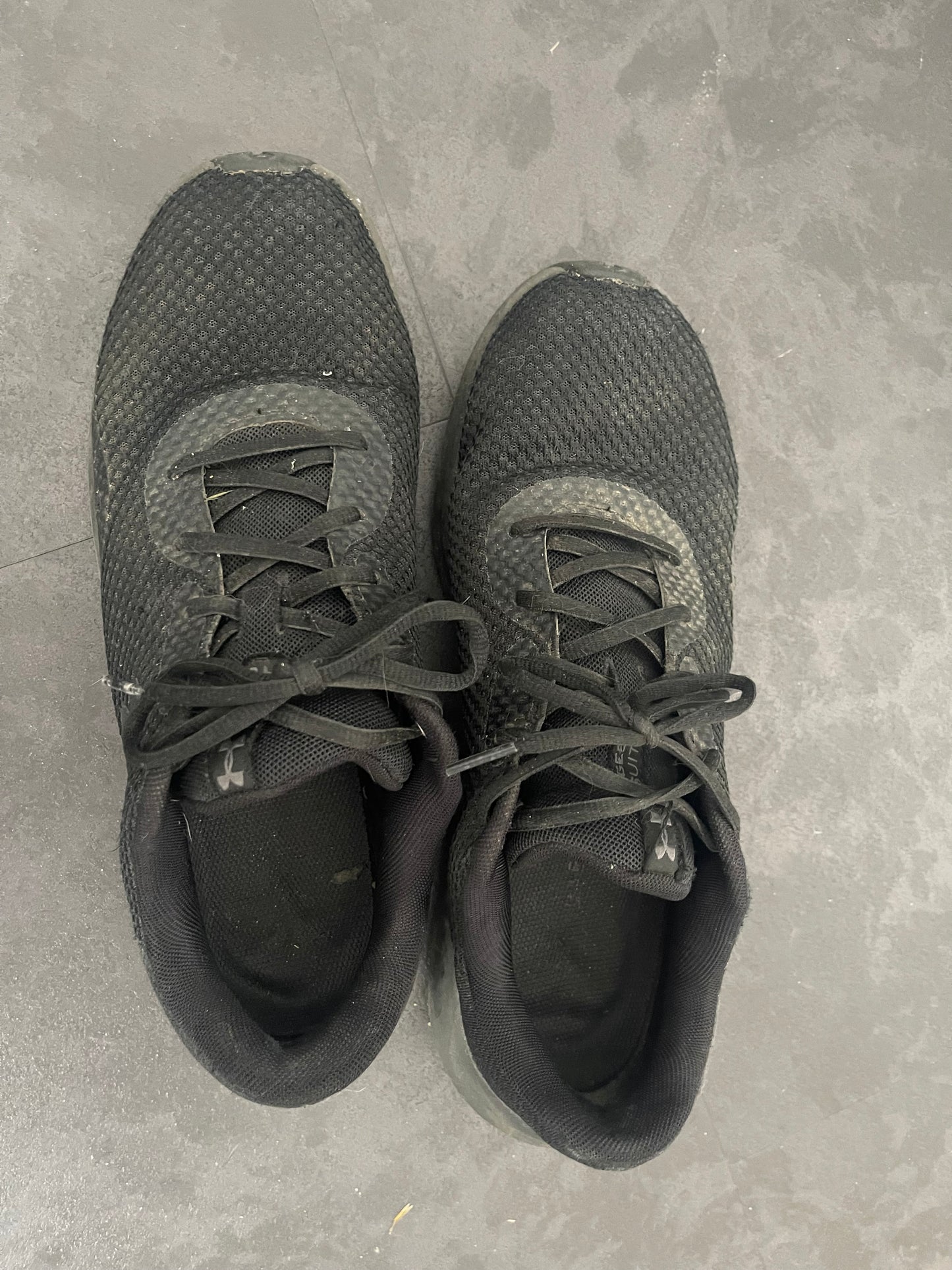 Getragene Sneaker mit intensivem Fußduft – Original getragen von Blond & Curvy | Wunschdauer wählbar | Wandern, Gartenarbeit, Alltag